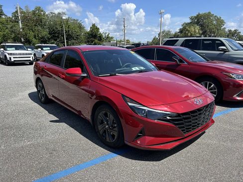 Used 2023 Hyundai Elantra SEL FWD image 1