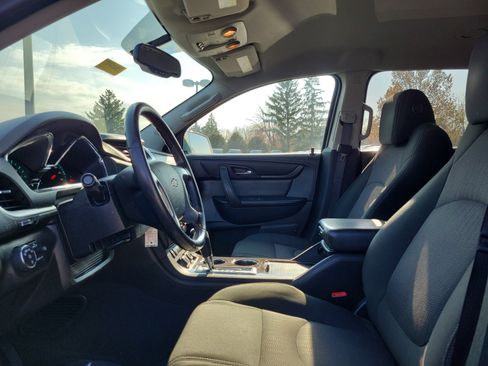 Used 2017 Chevrolet Traverse LT image 15