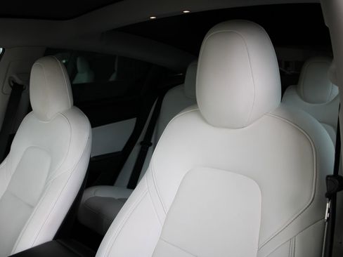 Used 2020 Tesla Model 3 Performance image 15