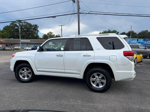 Used 2010 Toyota 4Runner SR5 AWD/4WD image 6