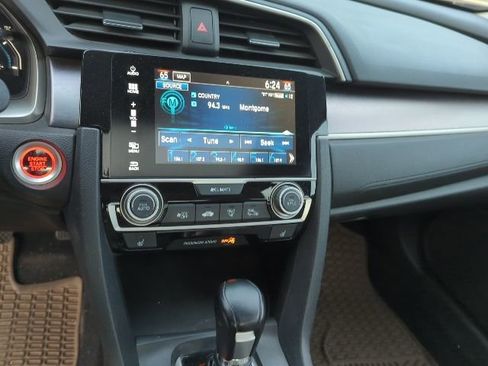 Used 2017 Honda Civic Touring image 8