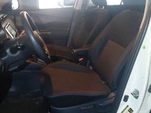 Used 2024 Nissan Kicks S FWD image 5