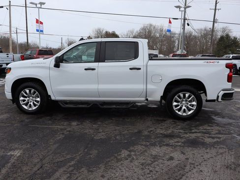 Used 2023 Chevrolet Silverado 1500 Custom image 31