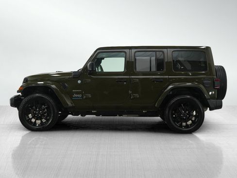 Used 2024 Jeep Wrangler Unlimited Sahara w/ Technology Group AWD/4WD image 2
