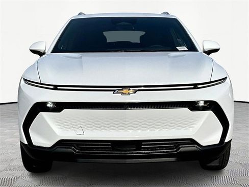 New 2026 Chevrolet Equinox EV LT image 2