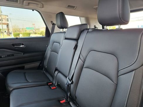 New 2026 Nissan Pathfinder SL w/ SL Premium Package (P04) FWD image 28