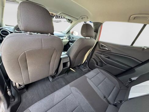 Used 2024 Chevrolet Trax LS w/ LS Convenience Package FWD image 12