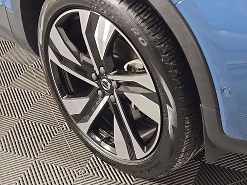 Certified 2023 Volvo XC40 B5 Plus w/ Driver Assist Package image 3