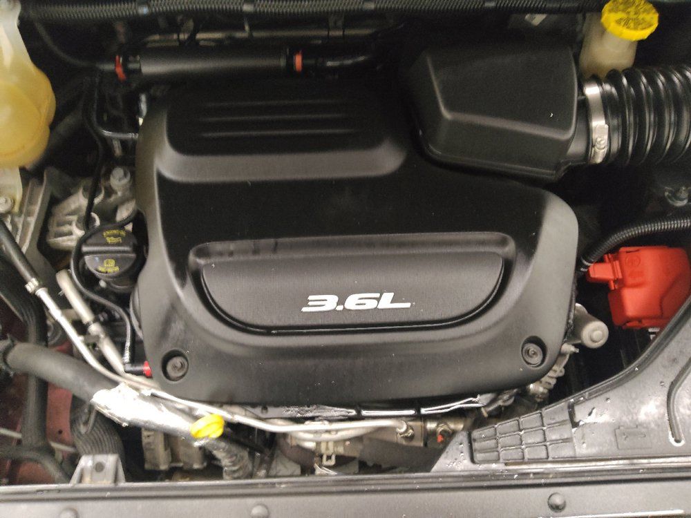 Used 2017 Chrysler Pacifica Limited FWD image 30