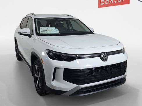 New 2026 Volkswagen Tiguan SE AWD/4WD image 1