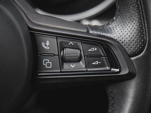 Used 2024 Alfa Romeo Stelvio Ti image 29