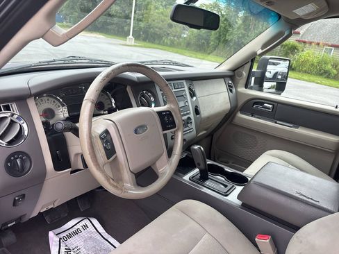 Used 2010 Ford Expedition XLT AWD/4WD image 14
