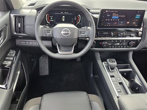 New 2026 Nissan Pathfinder SL image 7