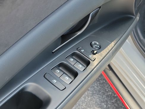 Used 2025 Hyundai Elantra N FWD image 21