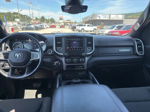 Used 2019 RAM 1500 Big Horn AWD/4WD image 14