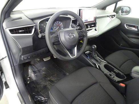 Used 2025 Toyota Corolla SE image 18