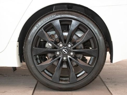 Used 2023 Nissan Maxima SR FWD image 9
