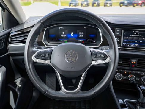Used 2024 Volkswagen Jetta SE FWD image 33