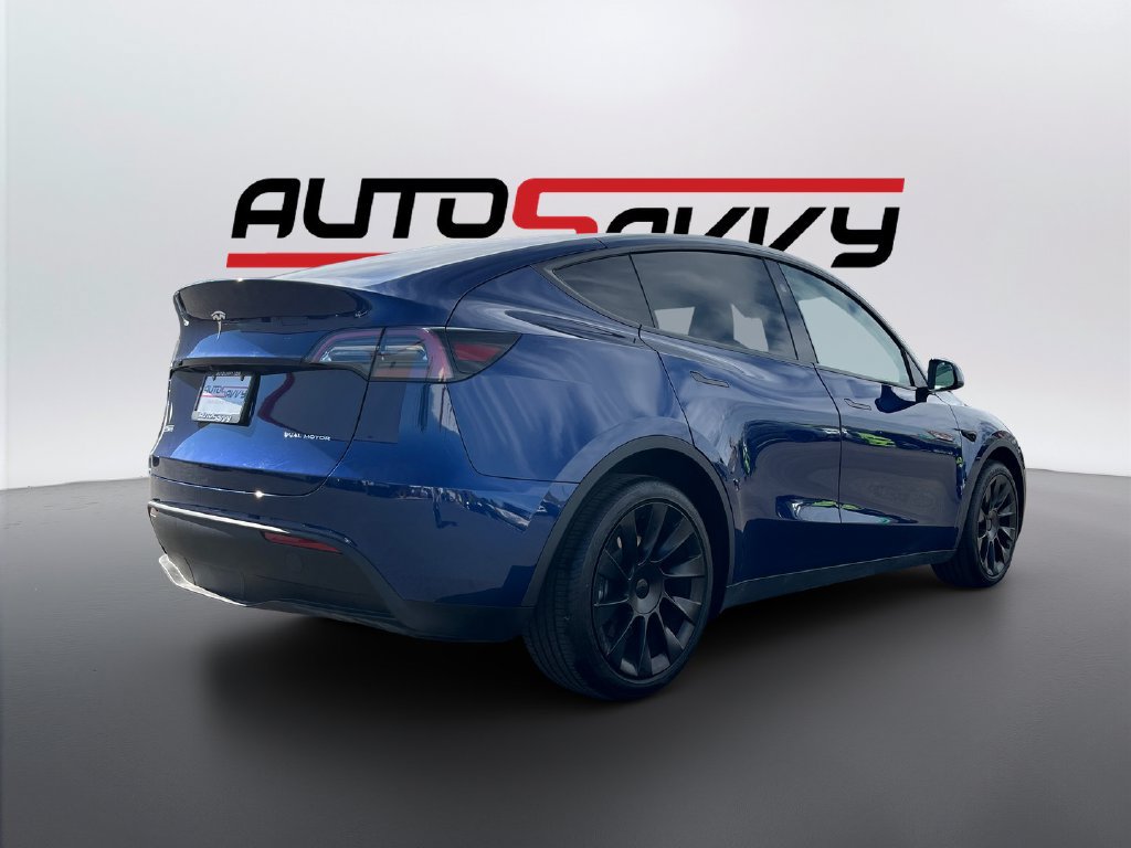 Used 2024 Tesla Model Y Long Range AWD/4WD image 5