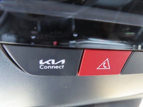 Certified 2026 Kia Sportage X-Line w/ X-Line Technology Package AWD/4WD image 18