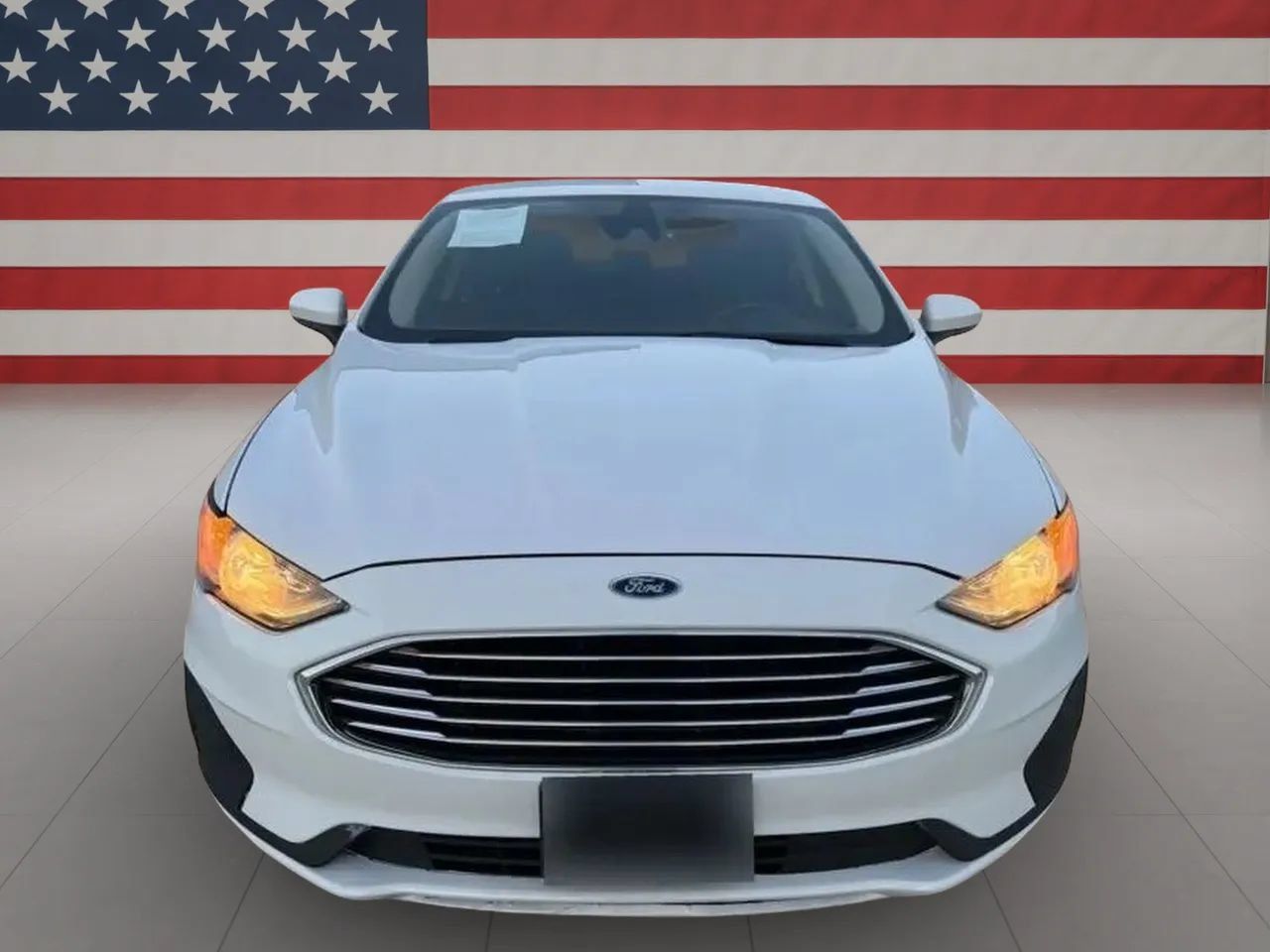 Used 2019 Ford Fusion SE FWD image 3