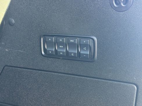 Used 2016 GMC Acadia SLT w/ Open Road Package FWD image 33