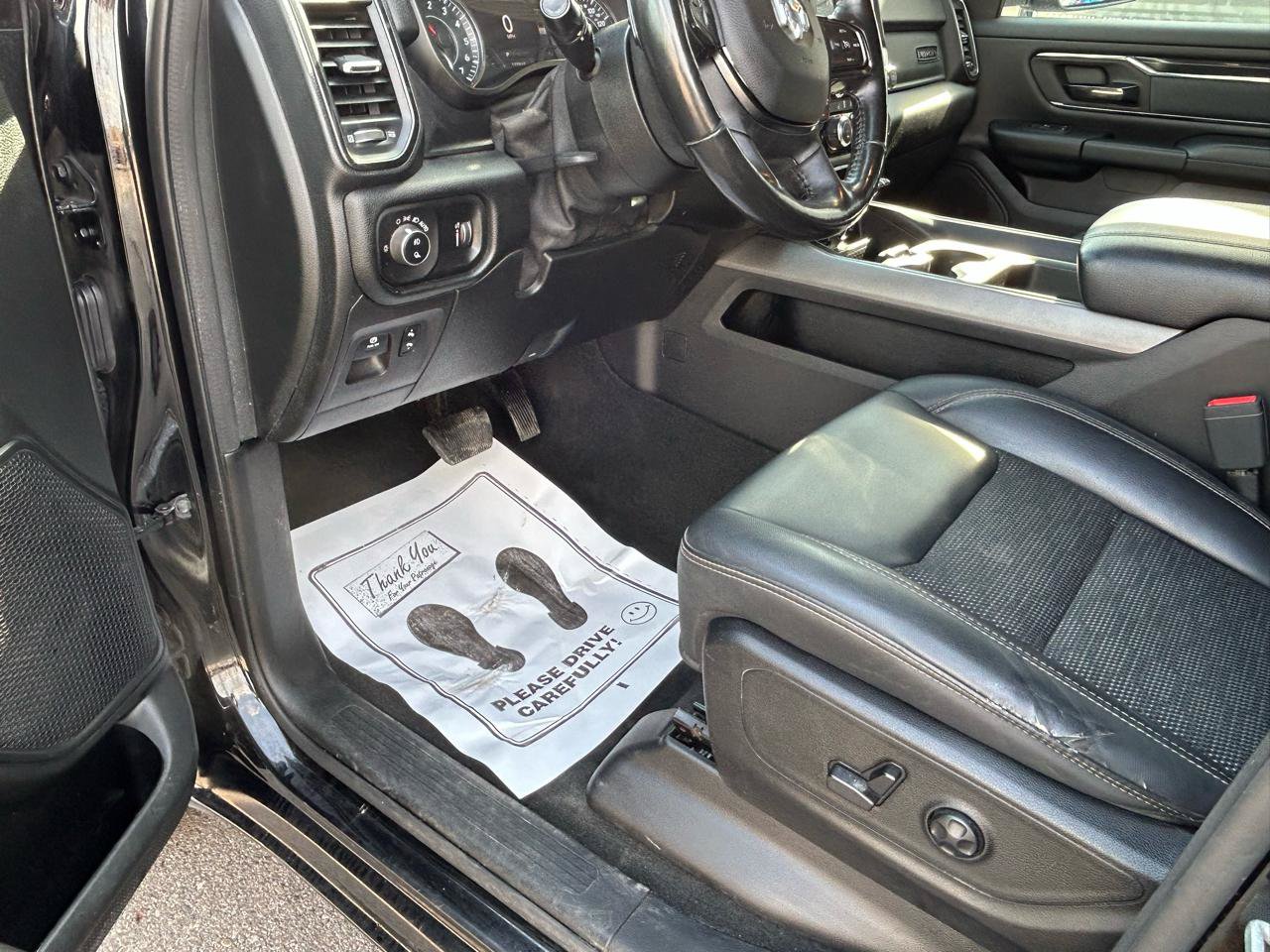 Used 2020 RAM 1500 4x4 Crew Cab image 10