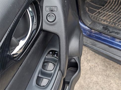 Used 2019 Nissan Rogue SL image 11