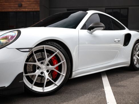 Used 2017 Porsche 911 4 Coupe AWD/4WD image 6