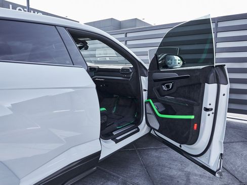 Used 2024 Lamborghini Urus Performante image 32