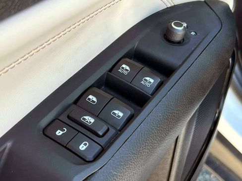Certified 2025 Jeep Compass Limited AWD/4WD image 17