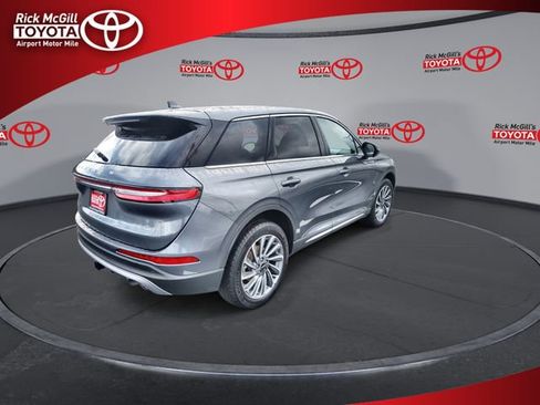 Used 2025 Lincoln Corsair Reserve w/ Towing Package AWD/4WD image 8