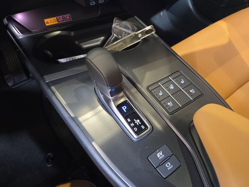 New 2026 Lexus UX 300h AWD image 14