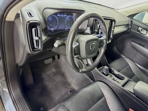 Used 2021 Volvo XC40 T5 Momentum AWD/4WD image 10