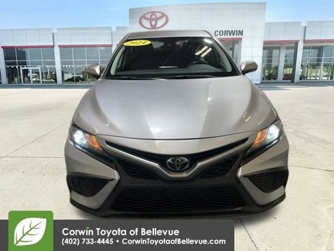 Used 2024 Toyota Camry SE image 8