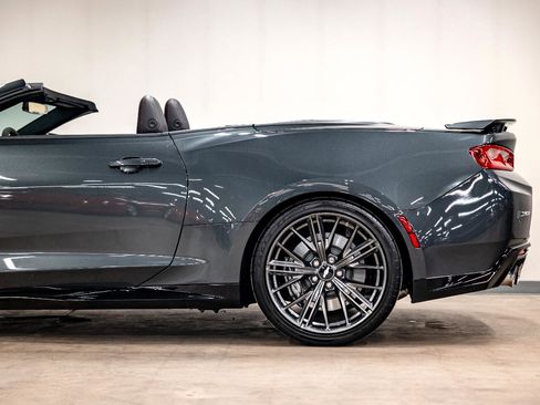Used 2018 Chevrolet Camaro ZL1 image 23