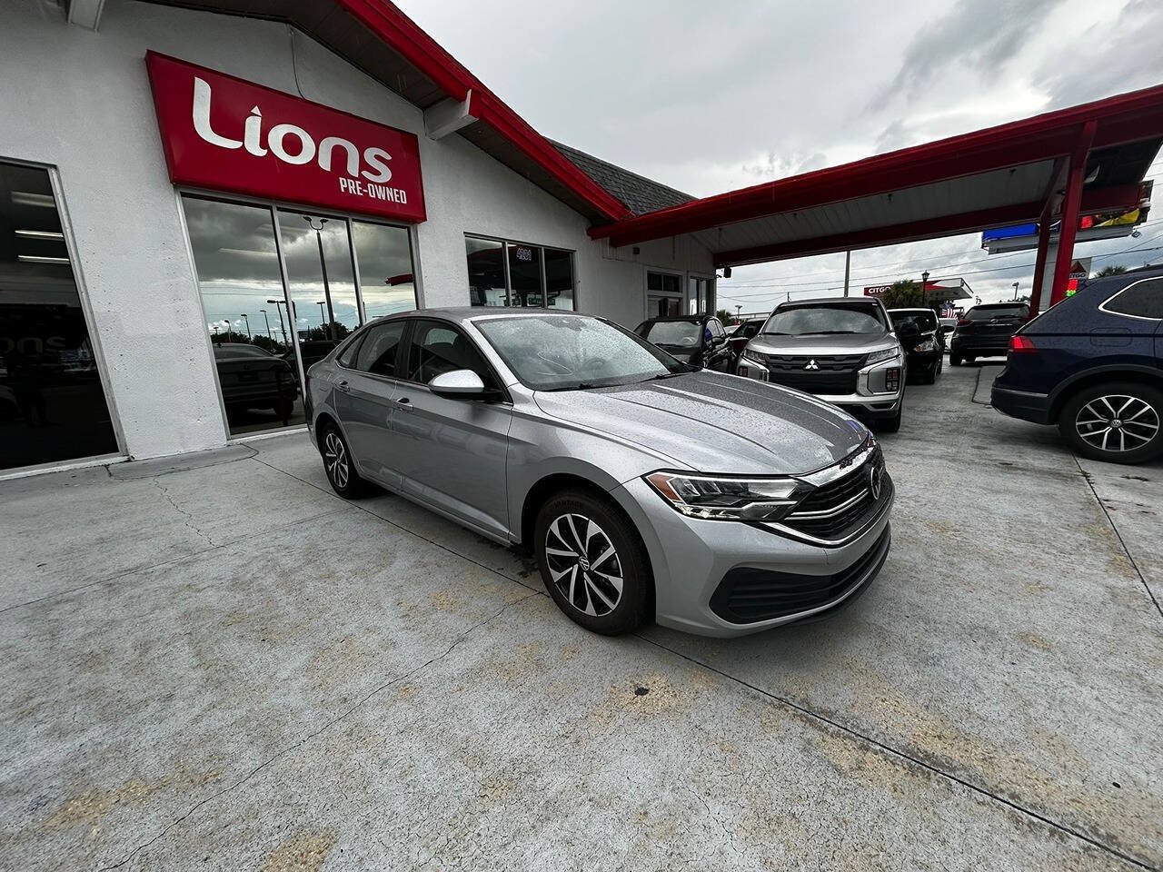 Used 2021 Volkswagen Tiguan SEL AWD/4WD image 5