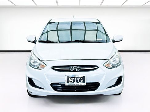 Used 2017 Hyundai Accent SE image 2
