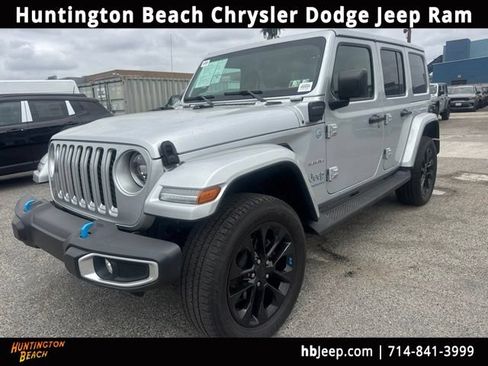 Used 2023 Jeep Wrangler Unlimited Sahara w/ Cold Weather Group AWD/4WD image 1