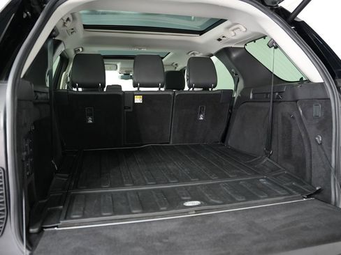 Used 2017 Land Rover Discovery HSE image 37