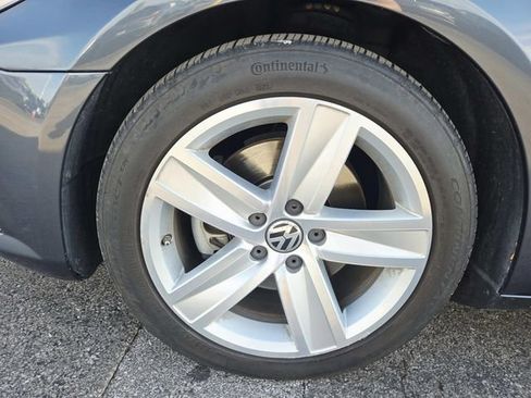 Used 2013 Volkswagen CC Sport FWD image 10