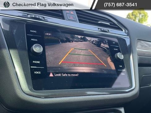 Used 2024 Volkswagen Tiguan SE w/ Panoramic Sunroof Package AWD/4WD image 42