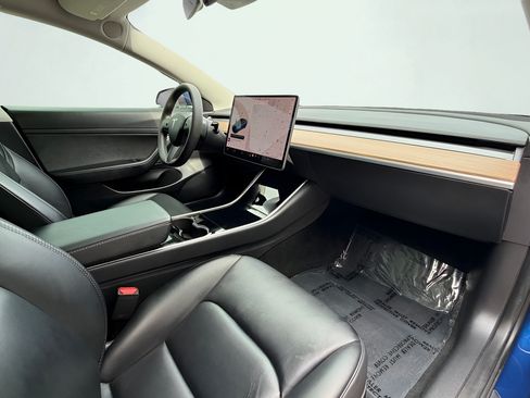 Used 2020 Tesla Model 3 Standard Range Plus RWD image 37