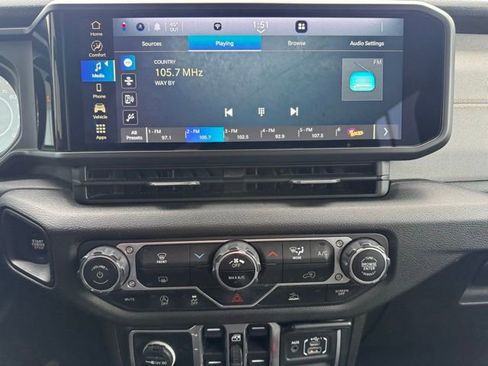 Used 2024 Jeep Wrangler Sport S image 20