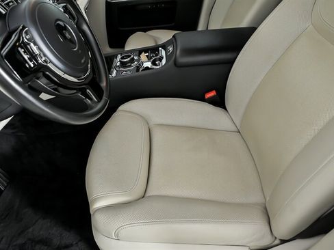 Used 2016 Rolls-Royce Ghost RWD image 22