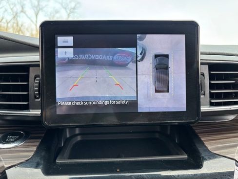 Used 2023 Ford Explorer Limited image 17