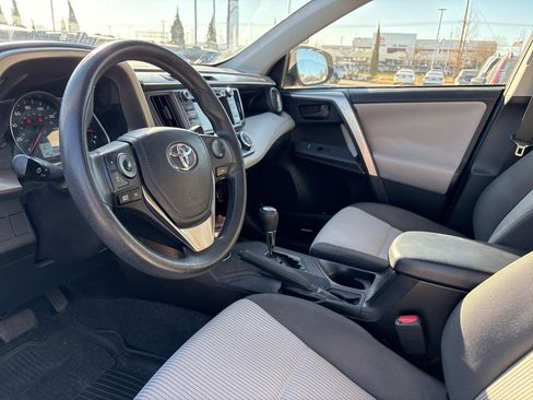 Used 2014 Toyota RAV4 LE image 4