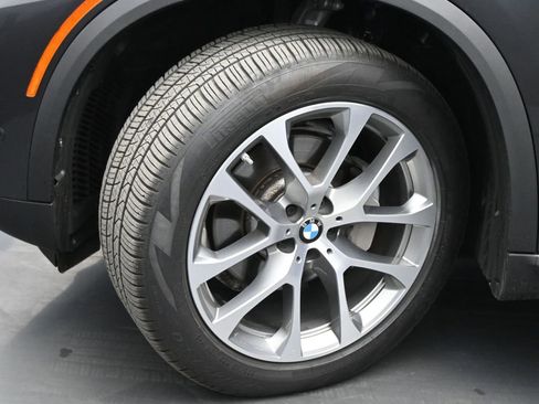 Used 2023 BMW X5 xDrive40i w/ Luxury Seating Package image 24