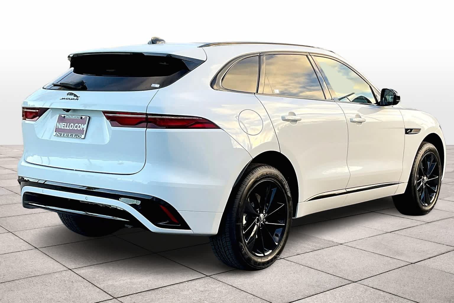 New 2024 Jaguar F-PACE R-Dynamic S AWD/4WD image 4