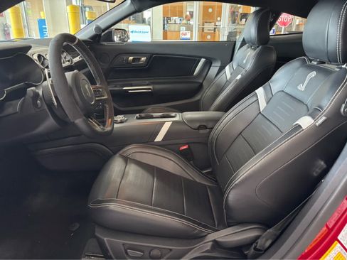 Used 2020 Ford Mustang Shelby GT500 w/ Technology Package RWD image 26